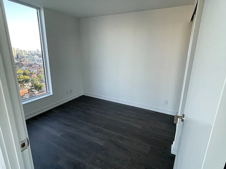 203 College St #2508 — Photo 13