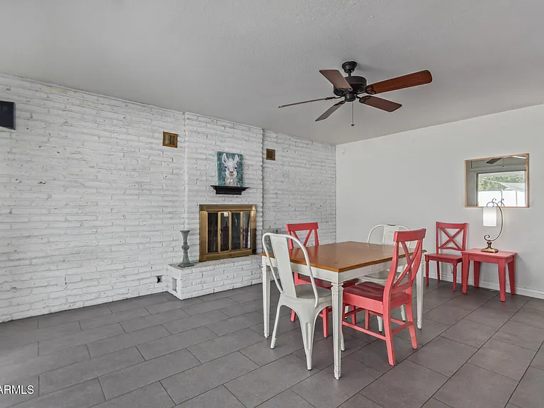 106 E Geneva Dr — Photo 11