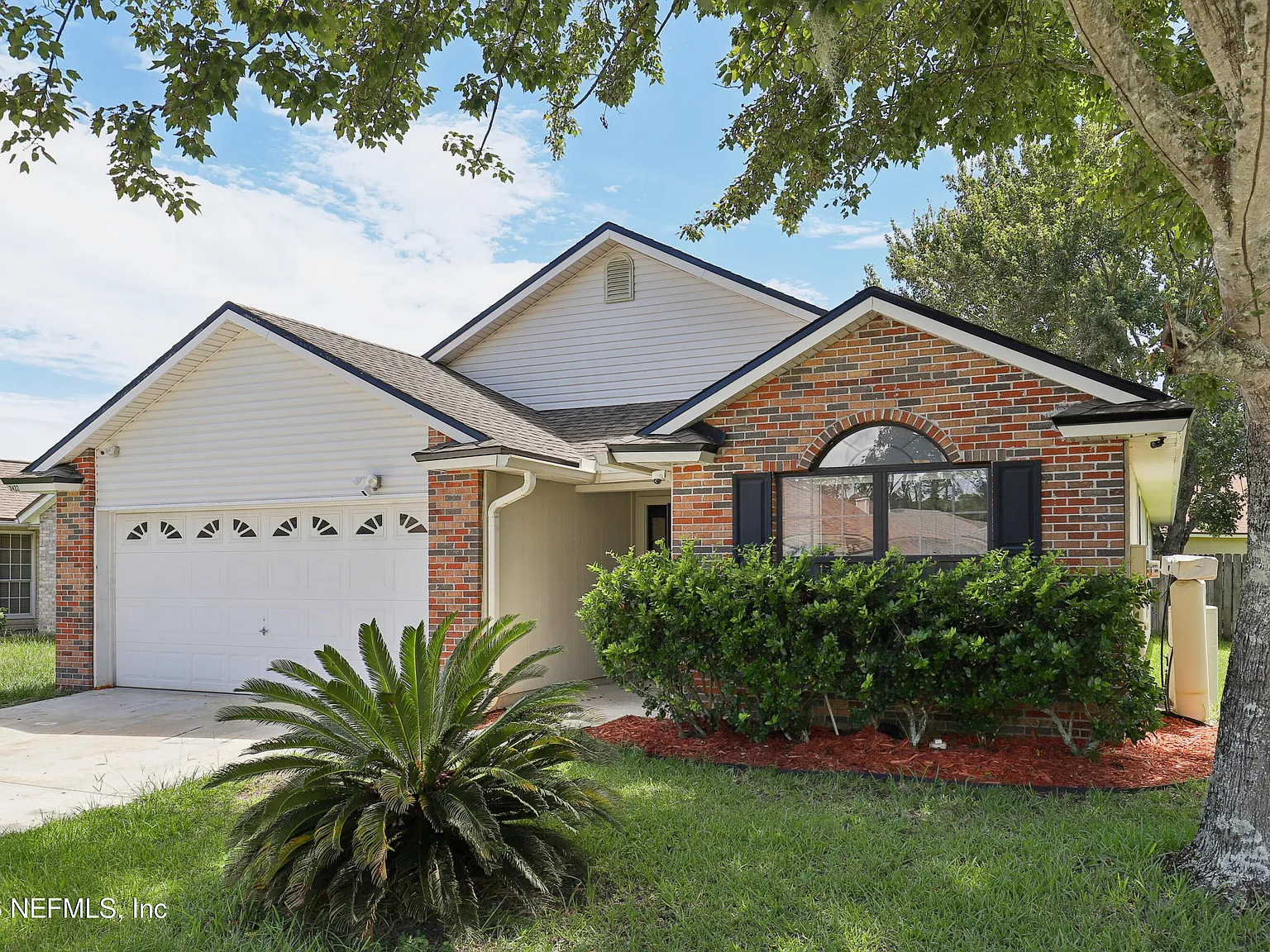 4 bed, 2.0 bath, 1742 sqft, $2,500 — Photo 3