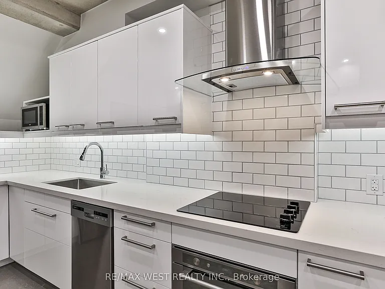 1745 Keele St #4 — Photo 12