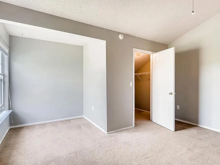 2155 Eagle Ave — Photo 12
