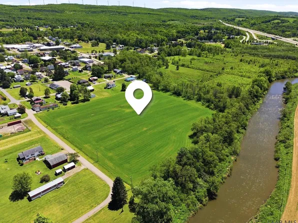 8th Ave, Meyersdale, PA 15552