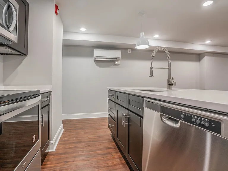 310 E Lanvale St — Photo 13