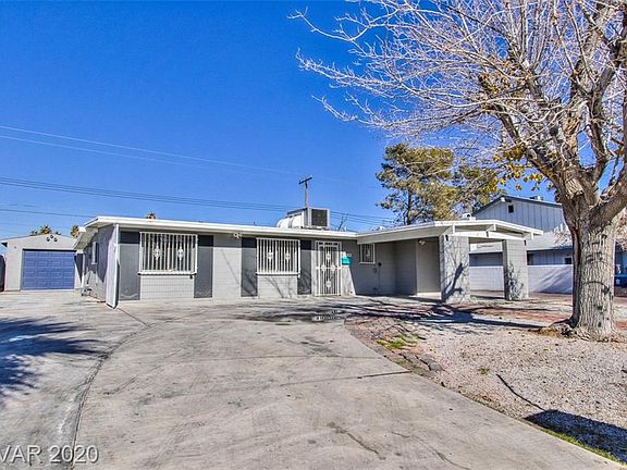 2nd image of 2282 Capistrano Ave