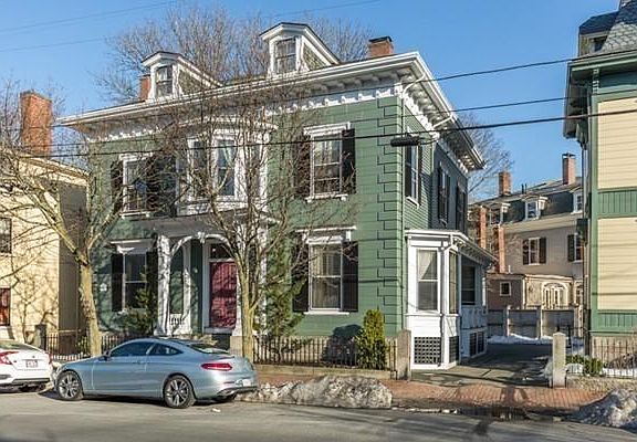 2nd image of 387 Essex St #2