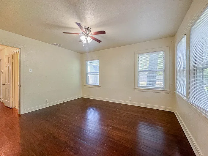 1916 Houston Pl — Photo 11