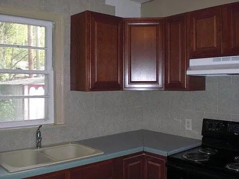 625 NW 10th Ave — Photo 5