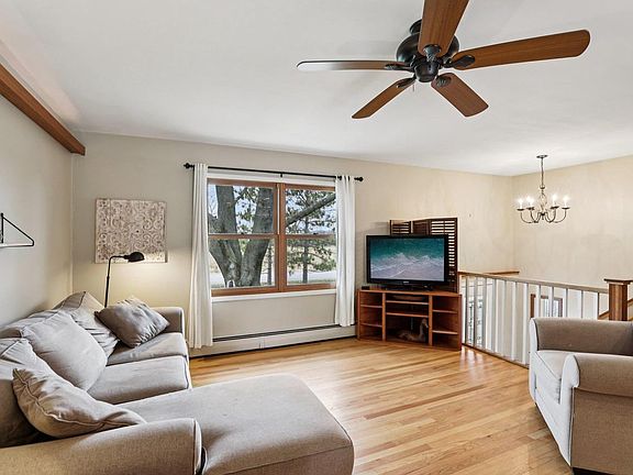 3rd image of 1686 Sand Hill Road