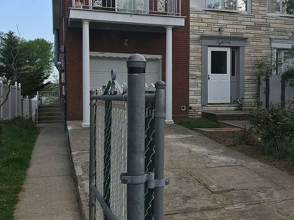 3rd image of 18 Wilbur St