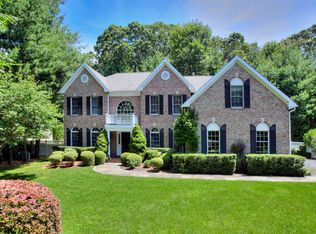 270 Acorn Ln, Southport, CT 06890