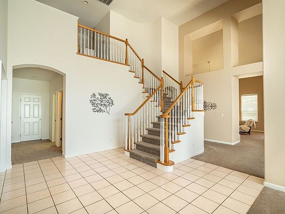 5th image of 400 Misty Haven Ct