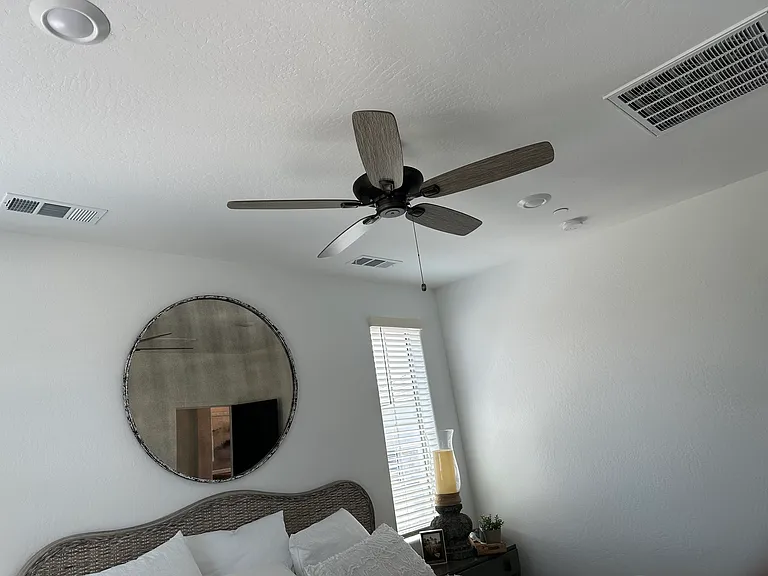 562 N Sylmar Ln — Photo 5