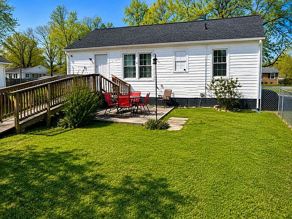 3rd image of 130 Anderson Dr