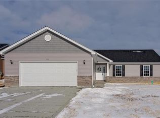 91 Kensington Palace Dr, Troy, MO 63379