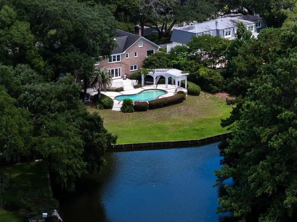 731 Knotty Pine Rd, Charleston, SC 29412