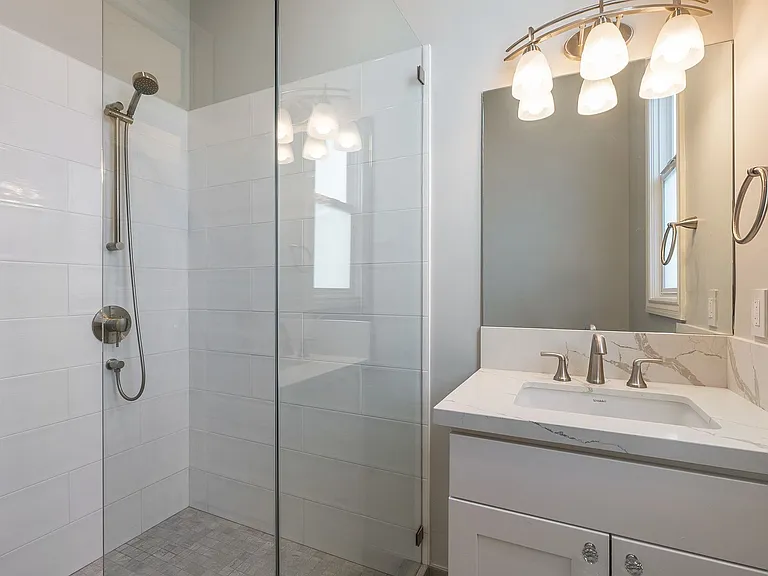 8 Whitney St — Photo 23