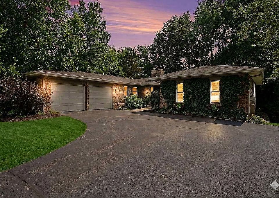 1st image of 2206 Highlander Dr SE