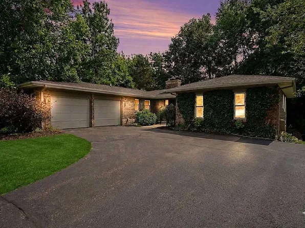 2206 Highlander Dr SE, Kentwood, MI 49508