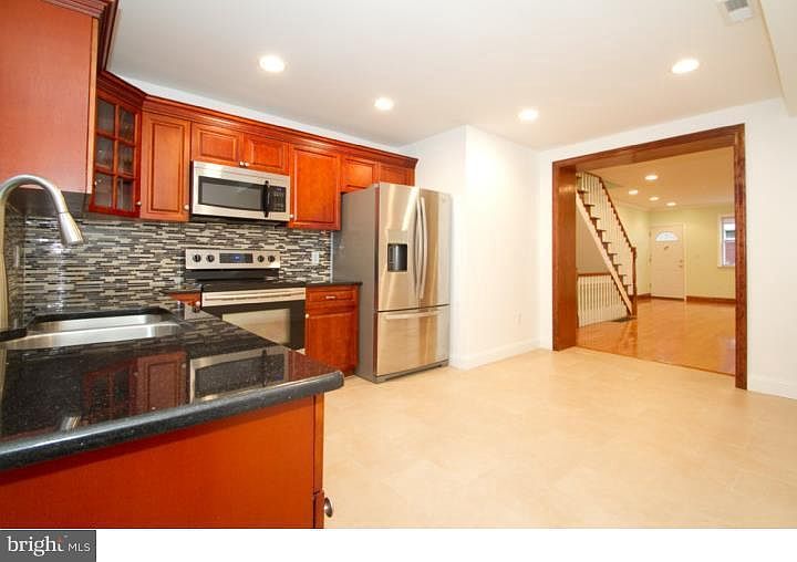 1st image of 1124 Cantrell St