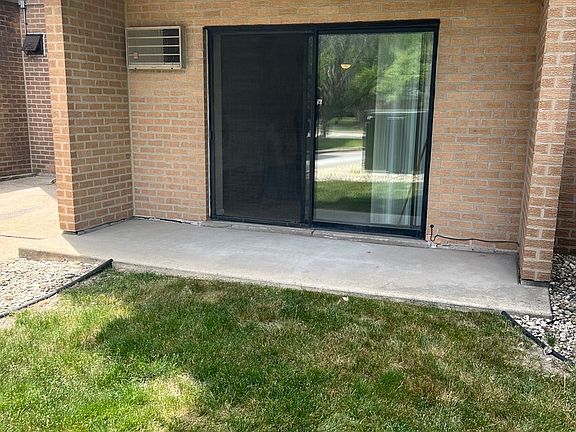 3rd image of 931 Arquilla Dr #121