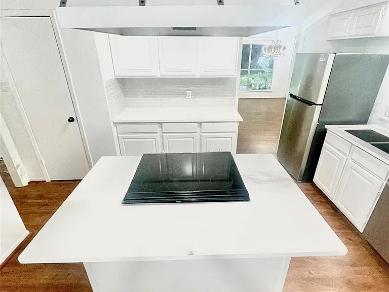 3126 Village Woods Dr — Photo 8