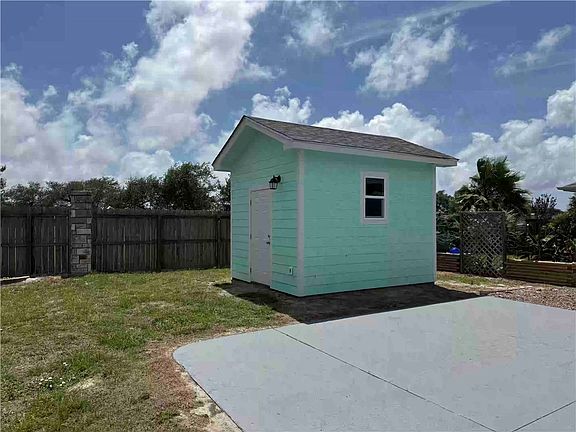 3rd image of 63 Augusta Cir