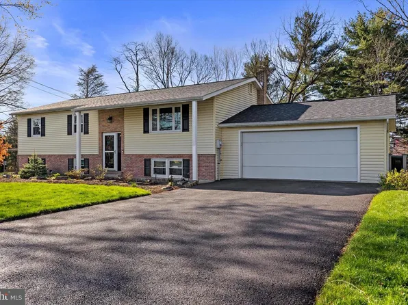 1600 Lori Lane Cir, Harrisburg, PA 17110
