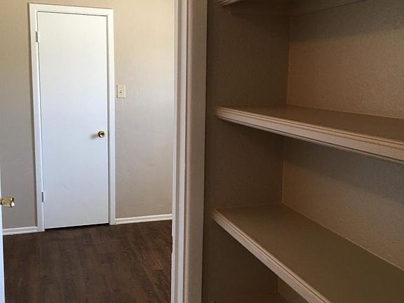 4th image of 310 E 15th St