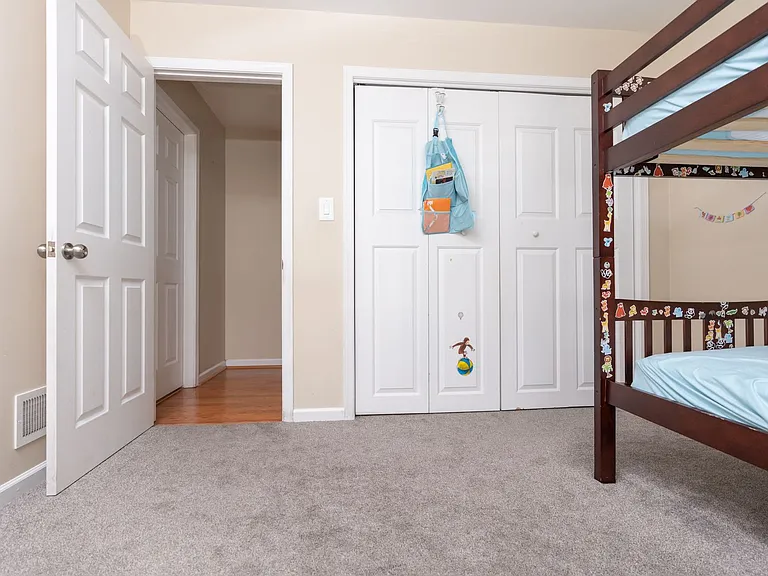 2072 Sheaffer Rd — Photo 30