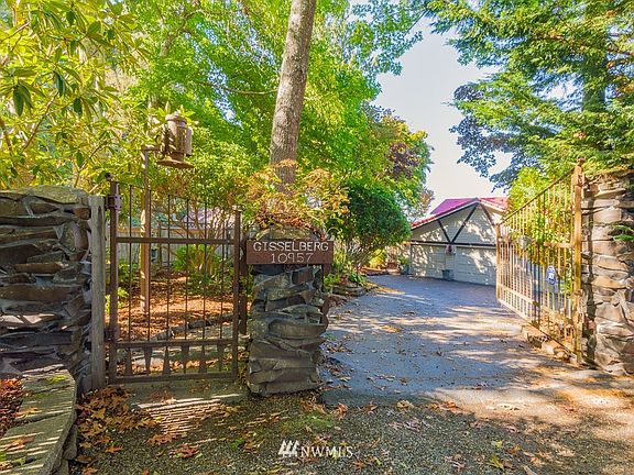 4th image of 10957 Gisselberg Ln NW