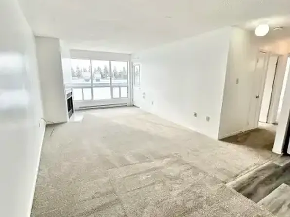130 Bell Farm Rd #1A, Barrie, ON L4M 6J4