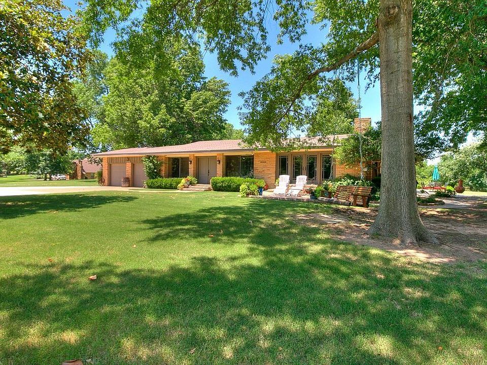 1st image of 2215 Hidden Lake Dr