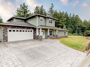 4297 Forest Hills Dr, Fortuna, CA 95540