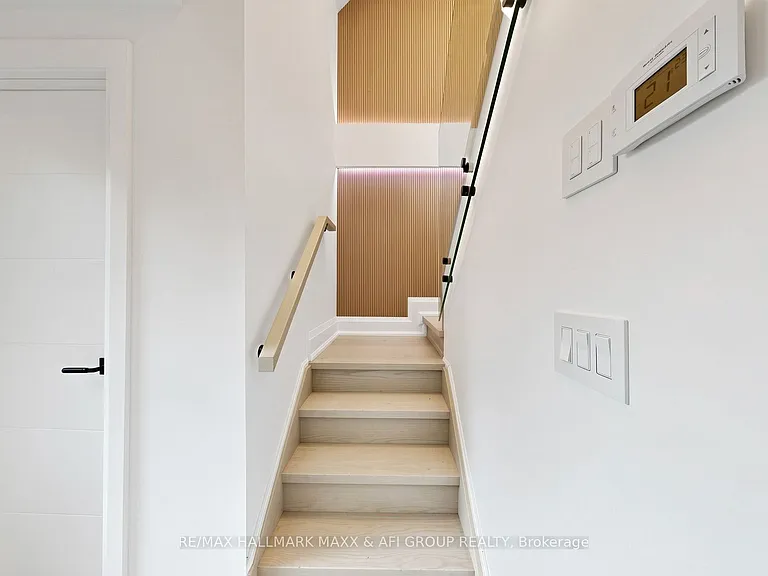 103 Ruggles Ave — Photo 19