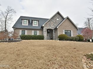 749 Oak Chase Blvd, Lenoir City, TN 37772