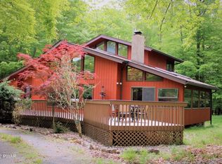 30 Theta Dr, Gouldsboro, PA 18424