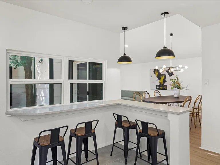 2019 Wilcrest Dr — Photo 7