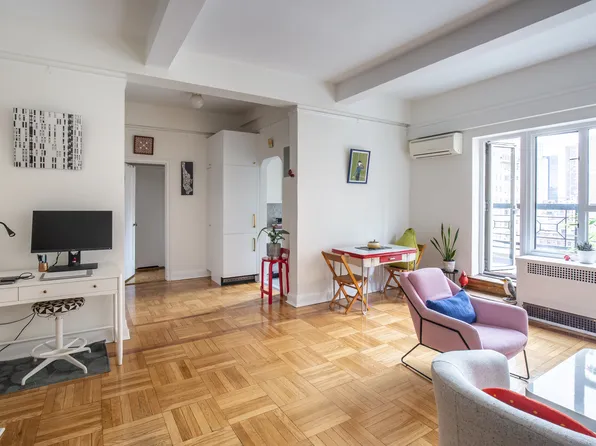 20 East 35th Street 14E image 2 of 8