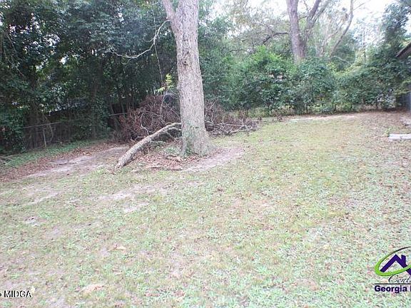 5th image of 2452 Thrasher Ave