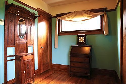 Upstairs Entry