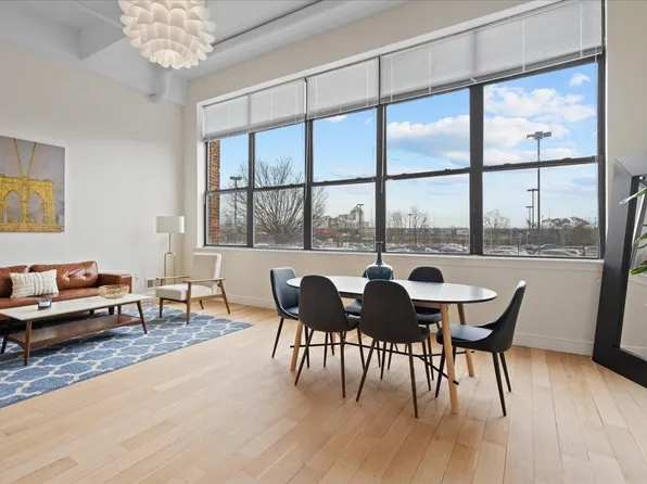 300 Communipaw Avenue image 2 of 36