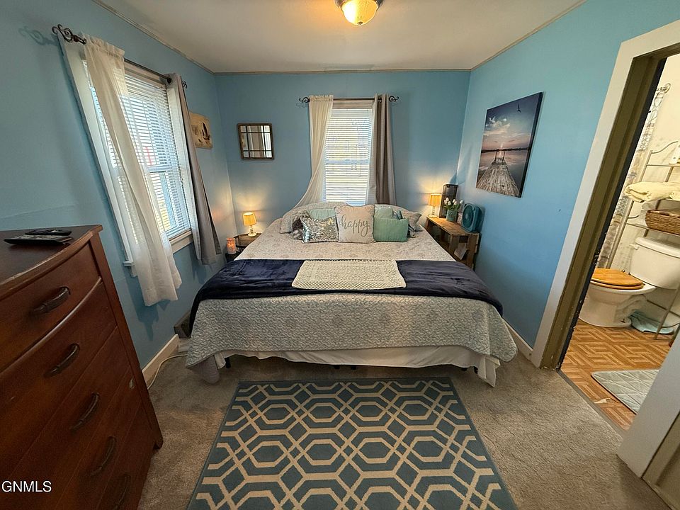 1st image of 305 Putnam St