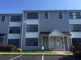 42 Burlington Ct #1703, Hamburg, NJ 07419