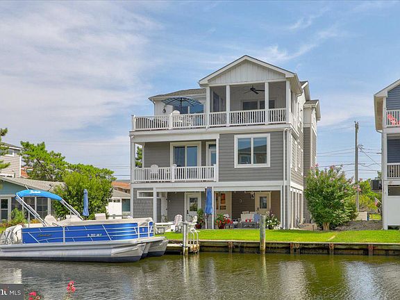 3rd image of 105 Bayshore Dr #9