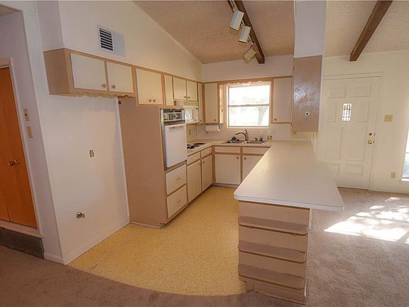 2nd image of 4106 Crescent Dr