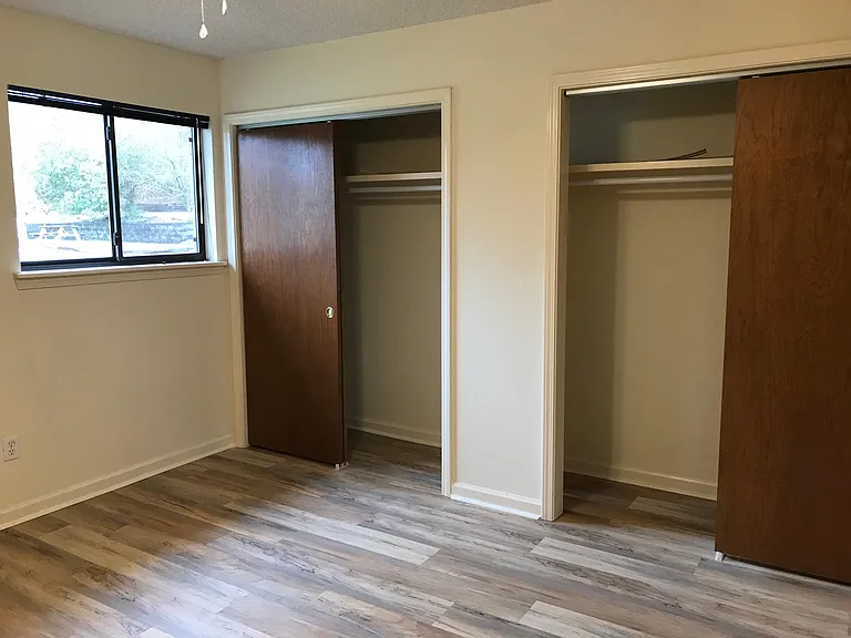 375 Grand Point Dr #F — Photo 6