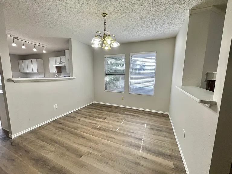 2321 Avalon Creek Way — Photo 7