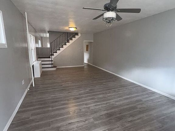 4th image of 27 Edison St