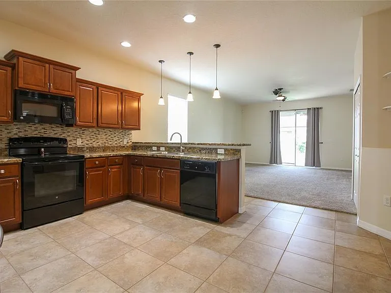 811 Krenson Woods Ln — Photo 7