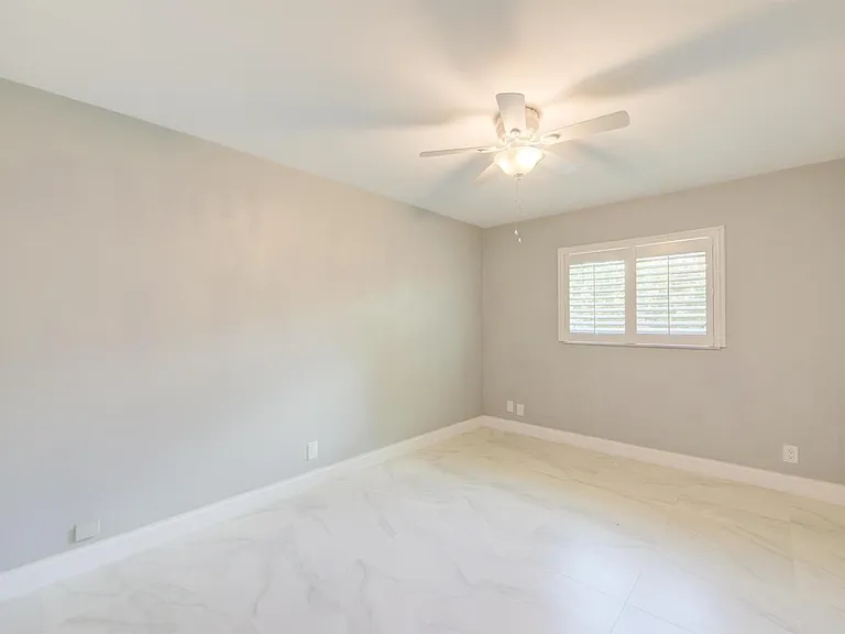 2603 NE 35th St — Photo 21